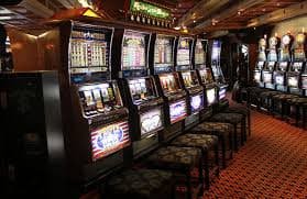 Bangladesh adults reviewing online slots guidance on secure mobile screens